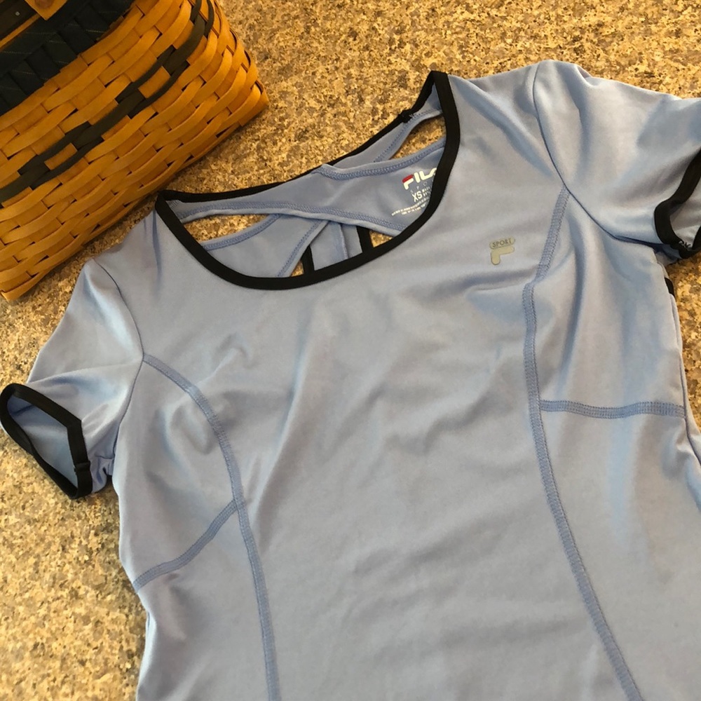 Fila Sport Active Athletic Short Sleeve Top XS Flattering Shape and Style - Picture 1 of 13